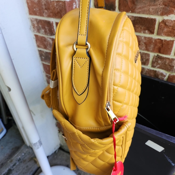 LEATHER BACKPACK BY HUSER - Picture 2 of 6